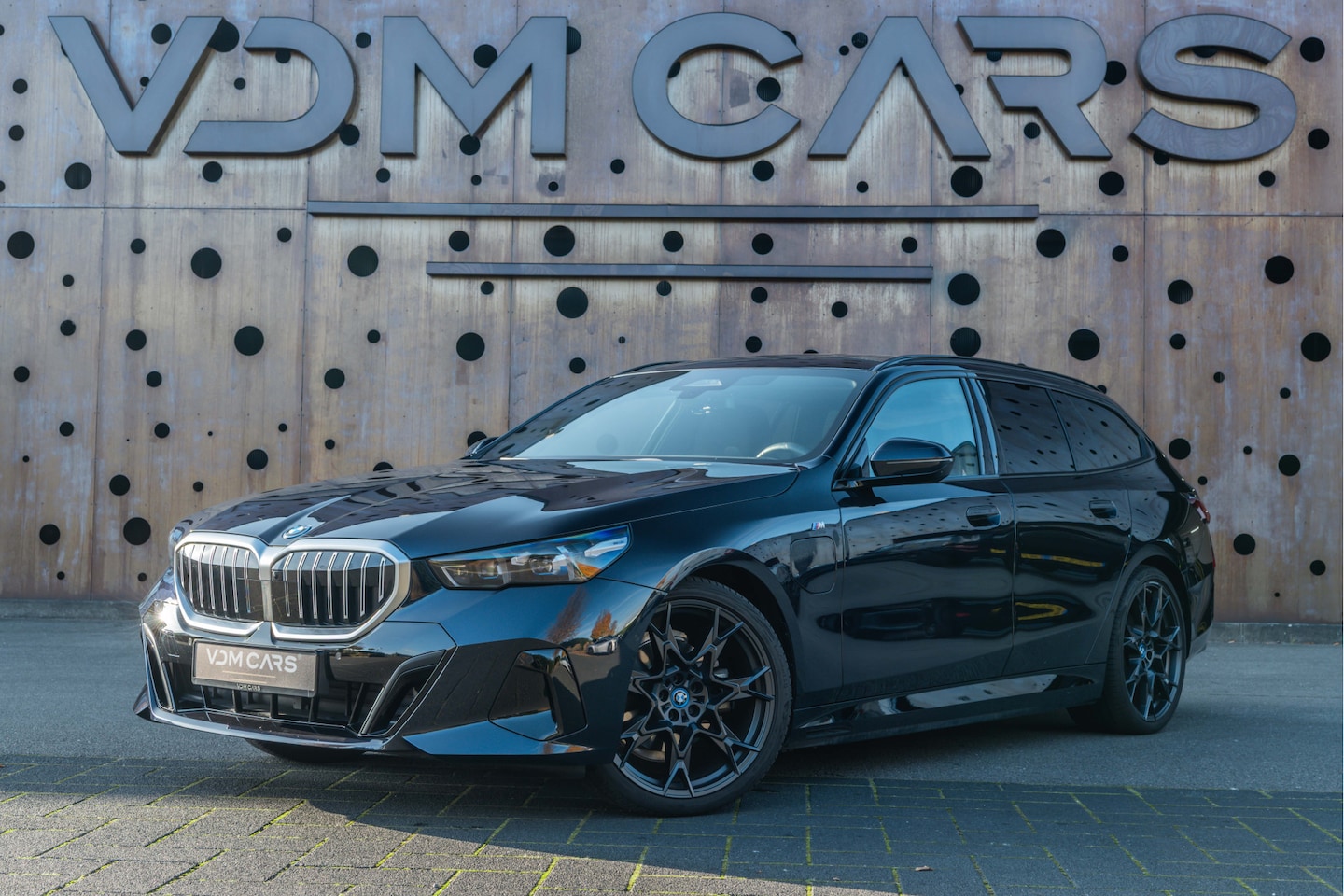 BMW 5-serie Touring - 530e | M-Sportpakket | Comfort Pack | 21" M Performance | Innovation Pack | Trekhaak | - AutoWereld.nl