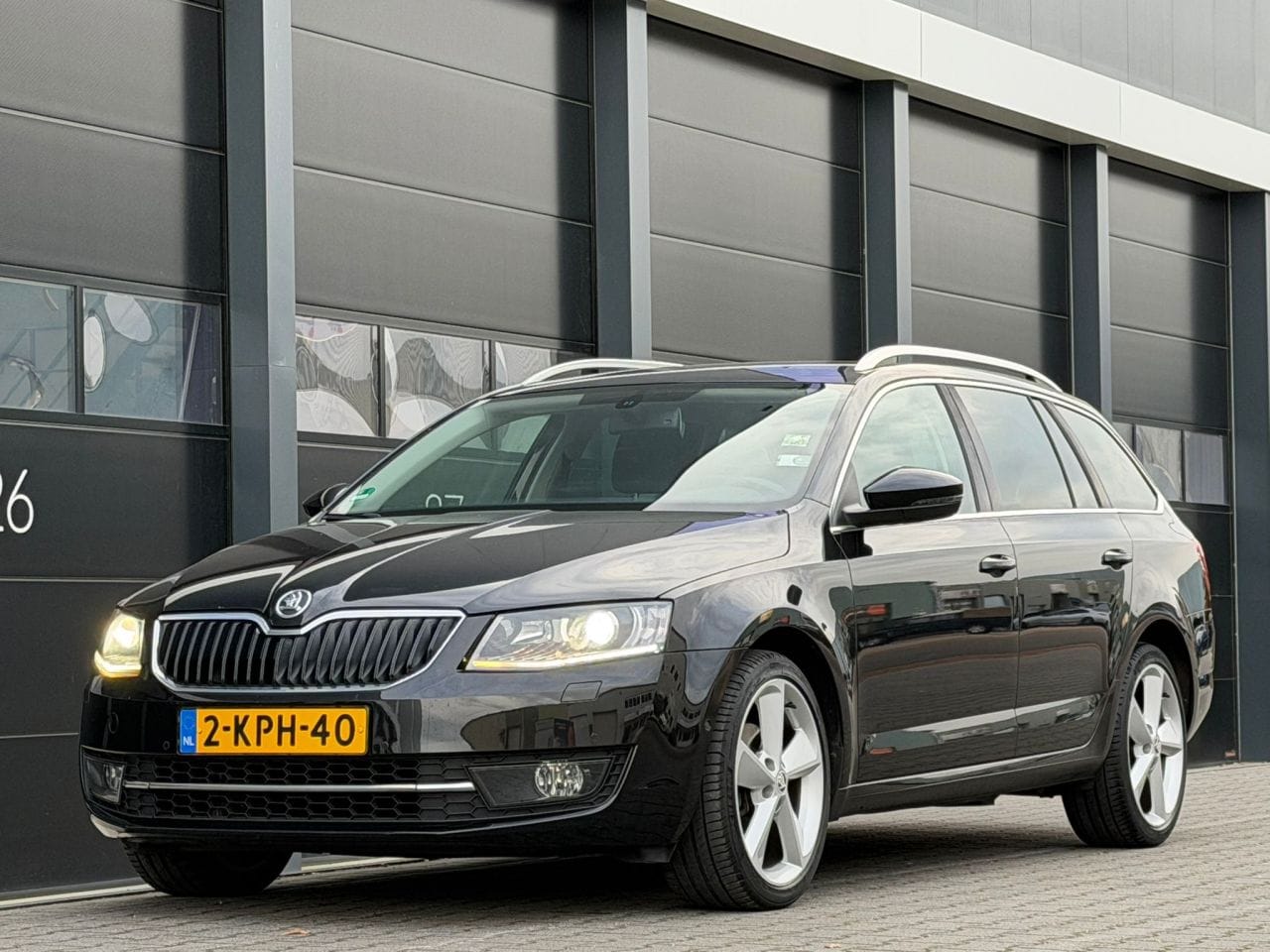 Skoda Octavia - 1.6 TDI Xenon Clima AUTOMAAT - AutoWereld.nl