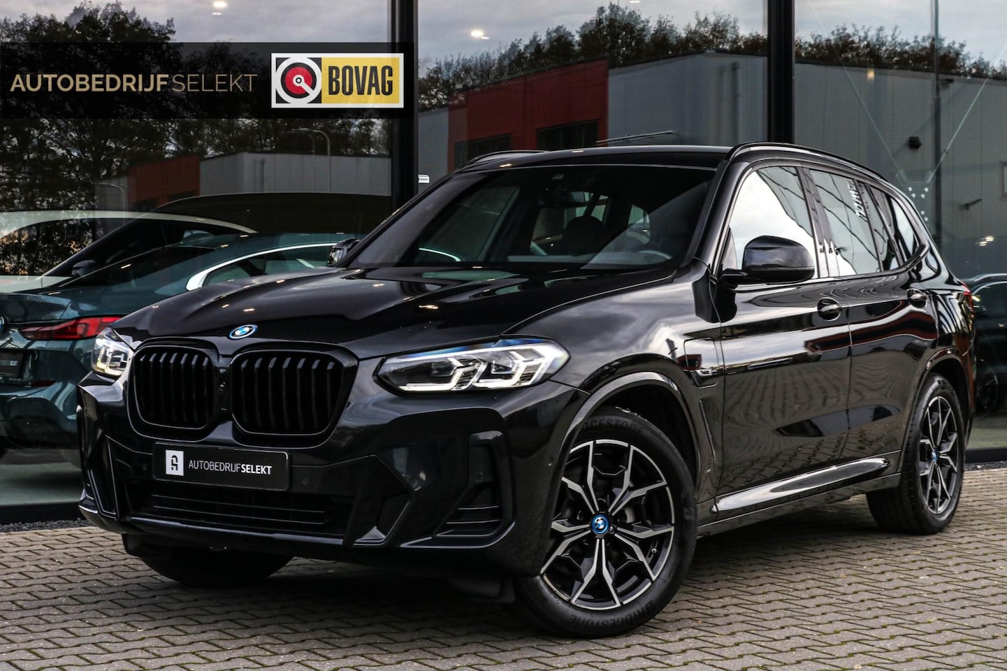 BMW X3 - XDrive30e M-SPORT - TREKHAAK - PANO - SFEERVERLICHTING - DAB+ - SHADOW LINE - 30e - PLUG-I - AutoWereld.nl