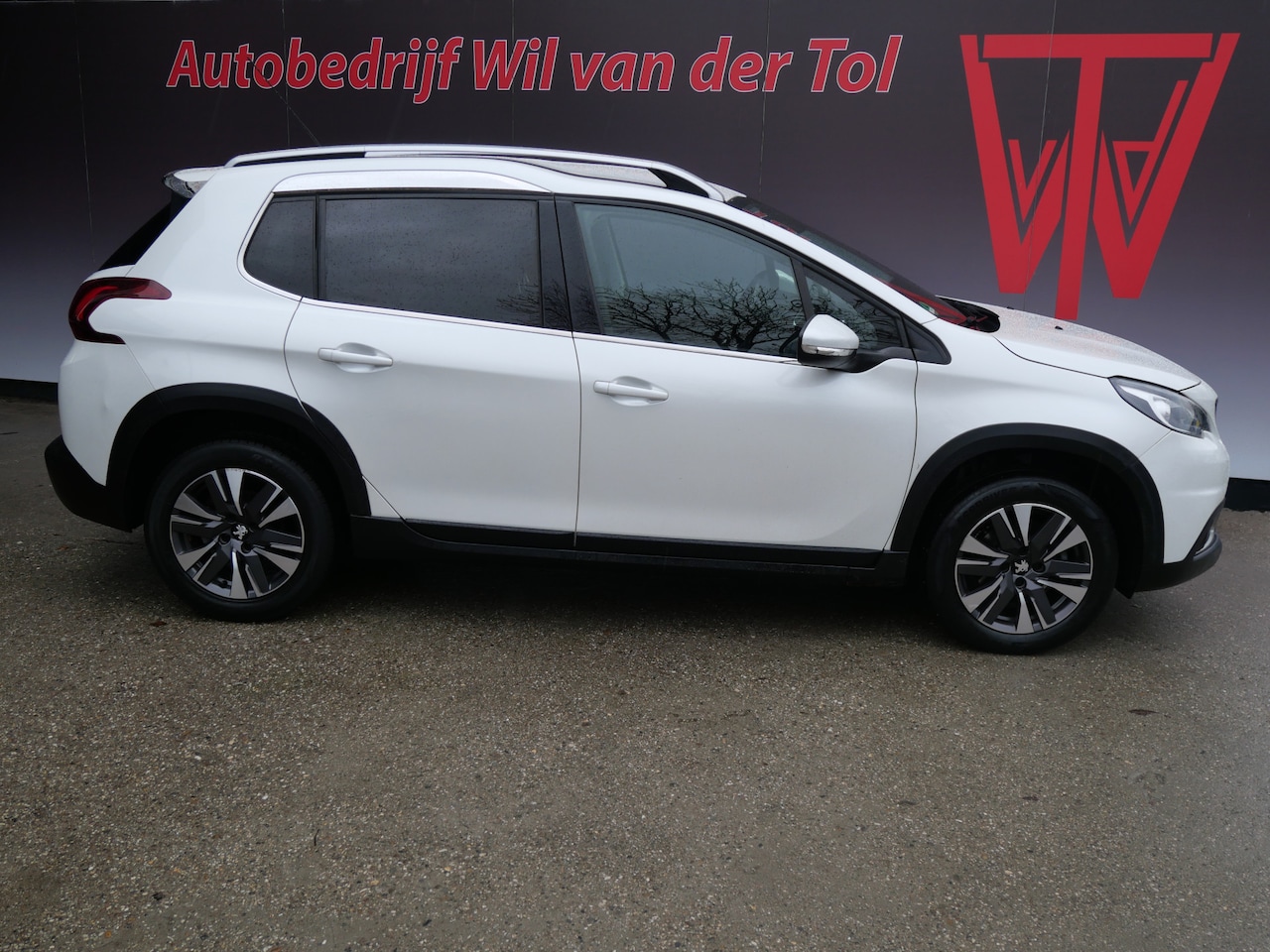 Peugeot 2008 - 1.2 PureTech Allure | RIEM V.V. | TREKH. | CAMERA | CLIMA - AutoWereld.nl