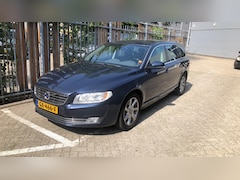 Volvo V70 - 2.0 T5 Nordic+ | Standkachel | Stoelverwarming | Lederen bekleding | Navigatie