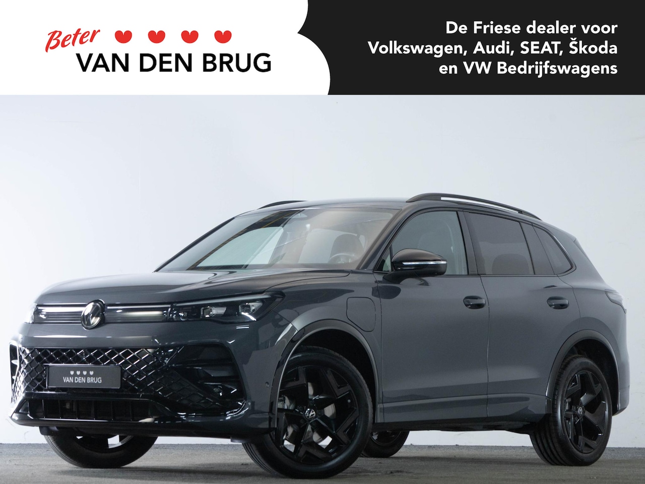 Volkswagen Tiguan - R-Line 1.5 eHybrid 272 PK | LED Plus | Trekhaak | 360 Camera | Side Assist | Black Style | - AutoWereld.nl