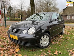 Volkswagen Polo - 1.4-16V Comfortline 5DRS / APK 22-7-2026