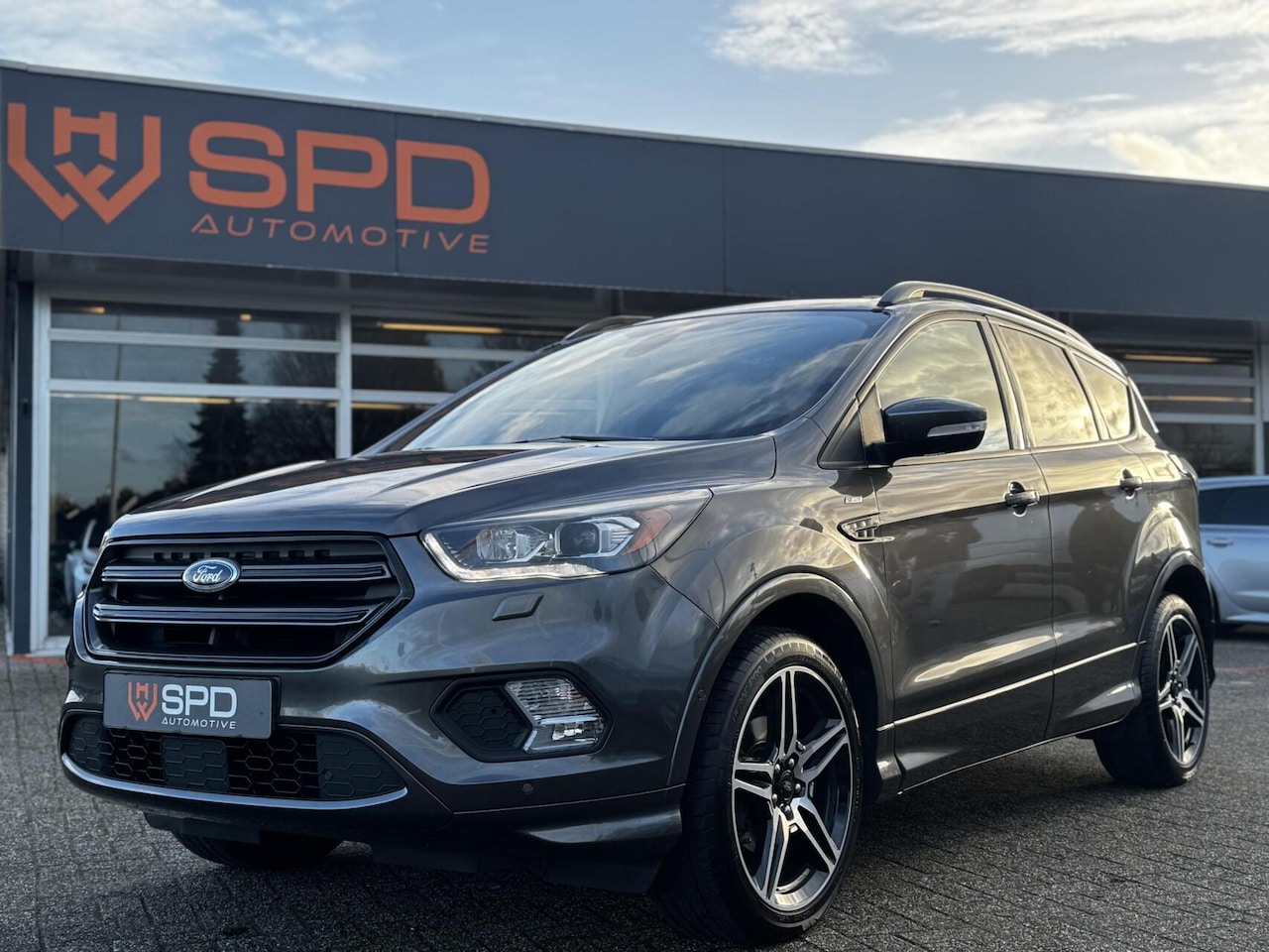 Ford Kuga - 1.5 EcoBoost ST Line|Pano|carplay|Trek|Sony|Xenon - AutoWereld.nl