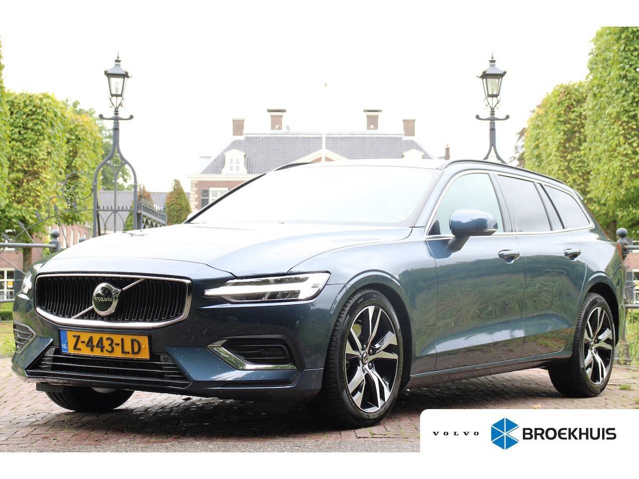 Volvo V60 - 2.0 B3 ESSENTIAL EDITION | DEALER OH! | PRACHT-STAAT! | ADAPTIVE CRUISE | STOEL & STUURVER - AutoWereld.nl