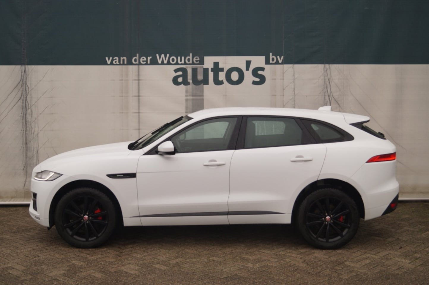 Jaguar F-Pace - 2.0d 180pk Automaat AWD R-Sport Business Pack - AutoWereld.nl