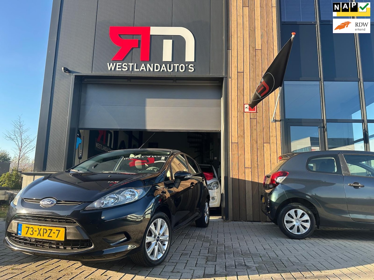 Ford Fiesta - 1.25 Champion/Zwart- metallic/airco/LM-velgen/NAP/dealer-onderhouden/2 sleutels/nette auto - AutoWereld.nl