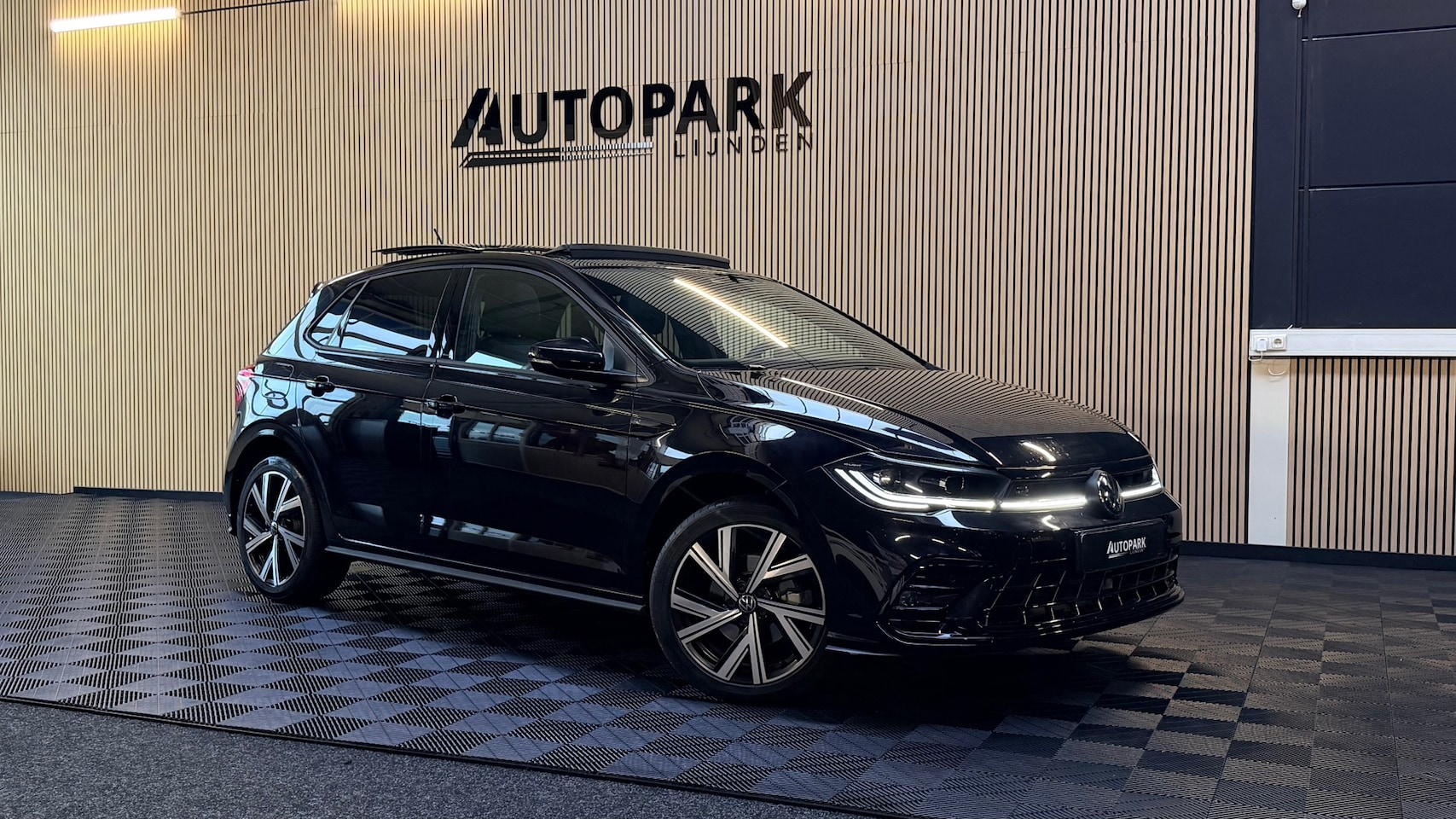 Volkswagen Polo - 1.0 TSI 3x R-Line PANO/IQ LIGHTS/KEYLESS/VIRTUAL/CARPLAY/ACC/FABRIEKSGARANTIE 2027/AUTOMAA - AutoWereld.nl