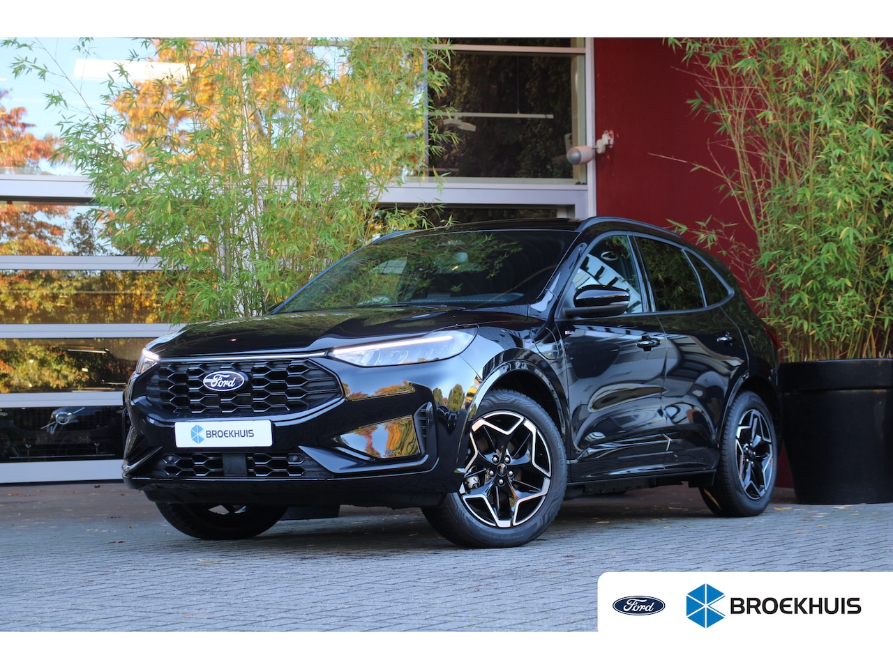 Ford Kuga - 2.5 PHEV ST-LINE | Achteruitrijcamera | Elektrisch glazen panorama-dak | Lichtmetalen velg - AutoWereld.nl