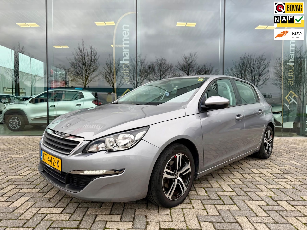 Peugeot 308 - 1.2 110pk Active, Navi, PDC, Bluetooth - AutoWereld.nl