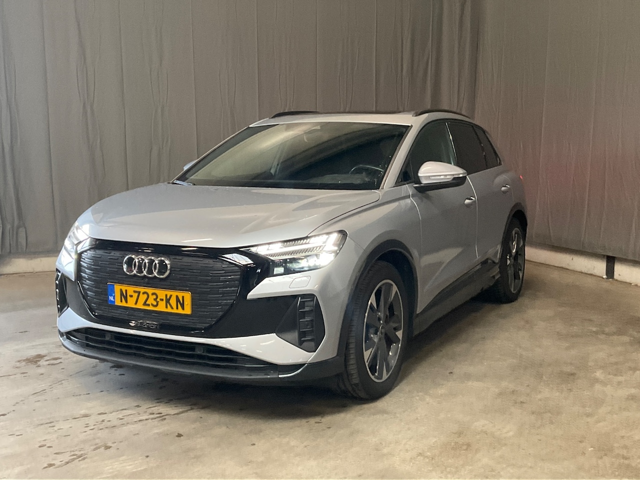 Audi Q4 e-tron - 40 Launch edition Advanced Plus 77 kWh | Achterbank neerklapbaar | Achteruitrijcamera | Ai - AutoWereld.nl