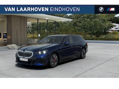 BMW i5 Touring - eDrive40 M Sport / Panoramadak / Trekhaak / M Sportonderstel / Stoelventilatie / Comfort A