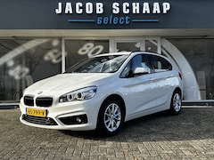 BMW 2-serie Active Tourer - 218i Essential Automaat / Navigatie / Parkeerhulp / Airco / Sportstoelen / 16" LM