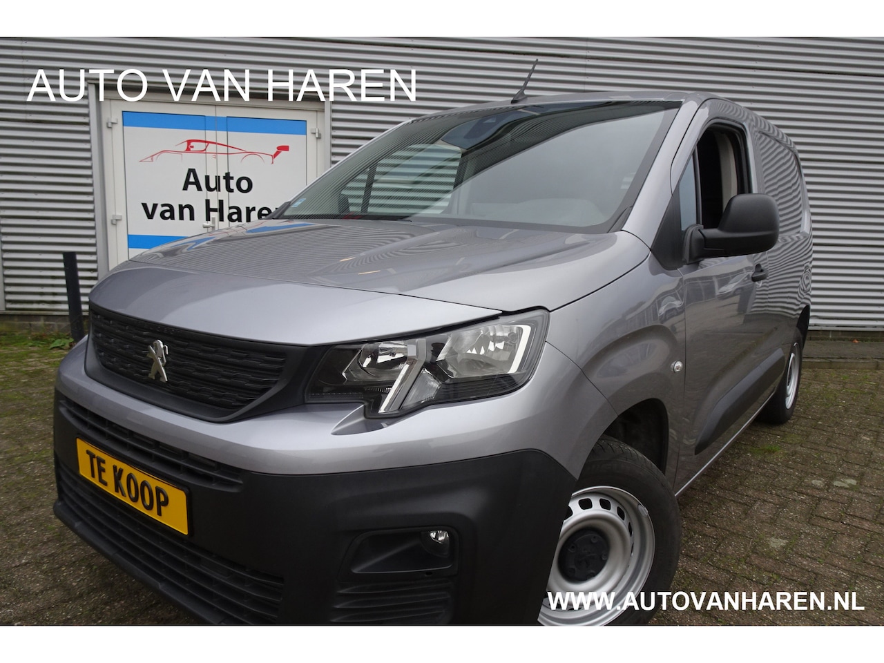 Peugeot Partner - 1.2 110 PK BENZINE 3-PERS NAVIGATIE MARGE AUTO - AutoWereld.nl