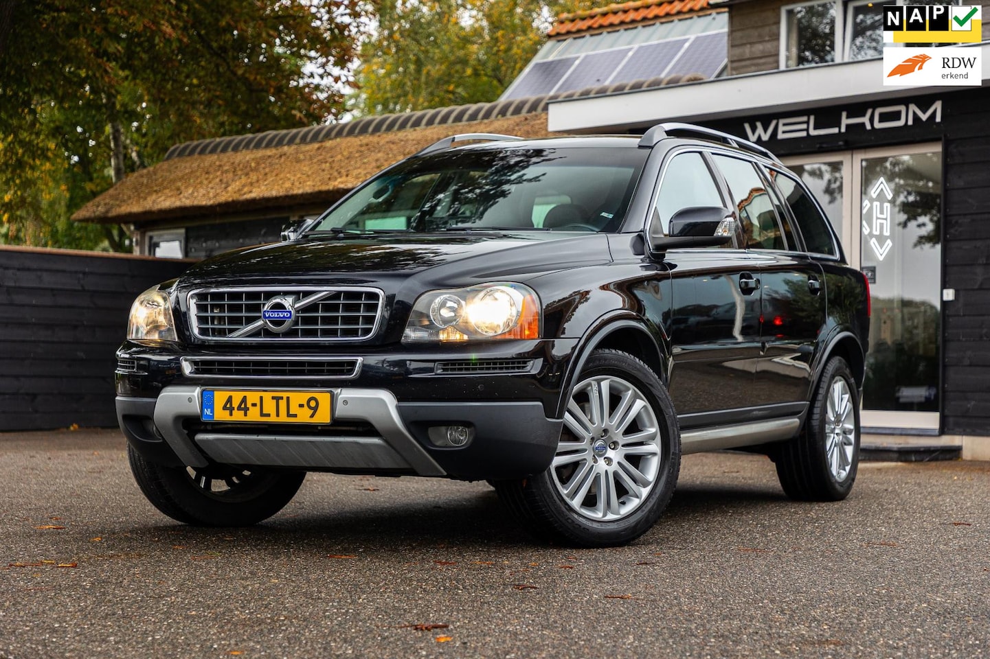 Volvo XC90 - 2.5 T5 Limited Edition Youngtimer I NL Auto I NAP I 7 Zits I Leder I Trekhaak I Climate I - AutoWereld.nl