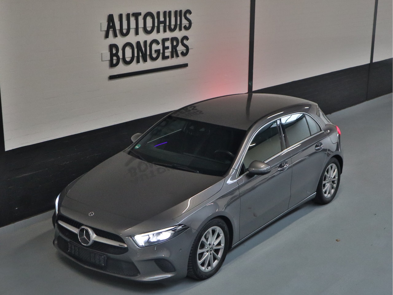 Mercedes-Benz A-klasse - 220 4MATIC Premium Plus 360 Camera, Adaptief Cr, Apple Carplay, Keyless start/entry - AutoWereld.nl
