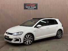 Volkswagen Golf - 1.4 TSI PHEV GTE 2020 PANO LED VIRTUAL KEYLESS