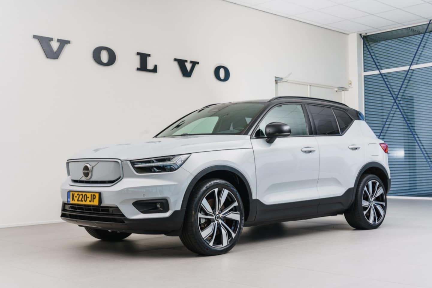 Volvo XC40 - Recharge P8 AWD - AutoWereld.nl