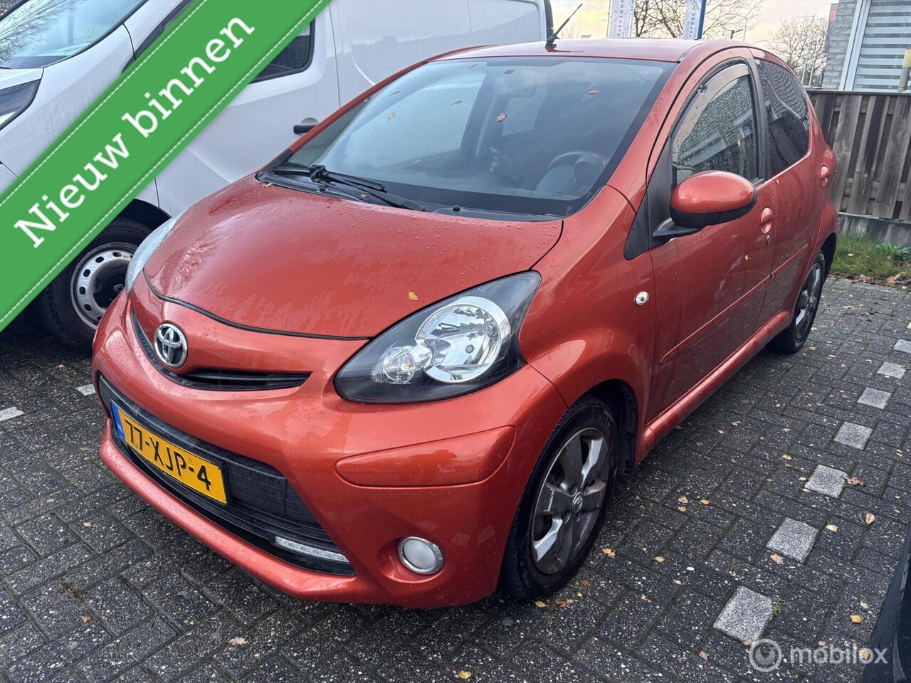 Toyota Aygo - 1.0 VVT-i Dynamic Orange 1.0 VVT-i Dynamic Orange - AutoWereld.nl