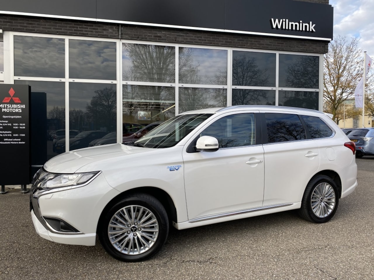 Mitsubishi Outlander - 2.4 PHEV Intense 2.4 PHEV Intense - AutoWereld.nl