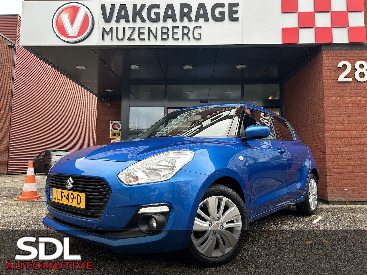 Suzuki Swift - 1.2 Select // AUTOMAAT!! // NAVI // CAMERA // STOEL VERWARMING // AIRCO // MISTLAMPEN // - AutoWereld.nl