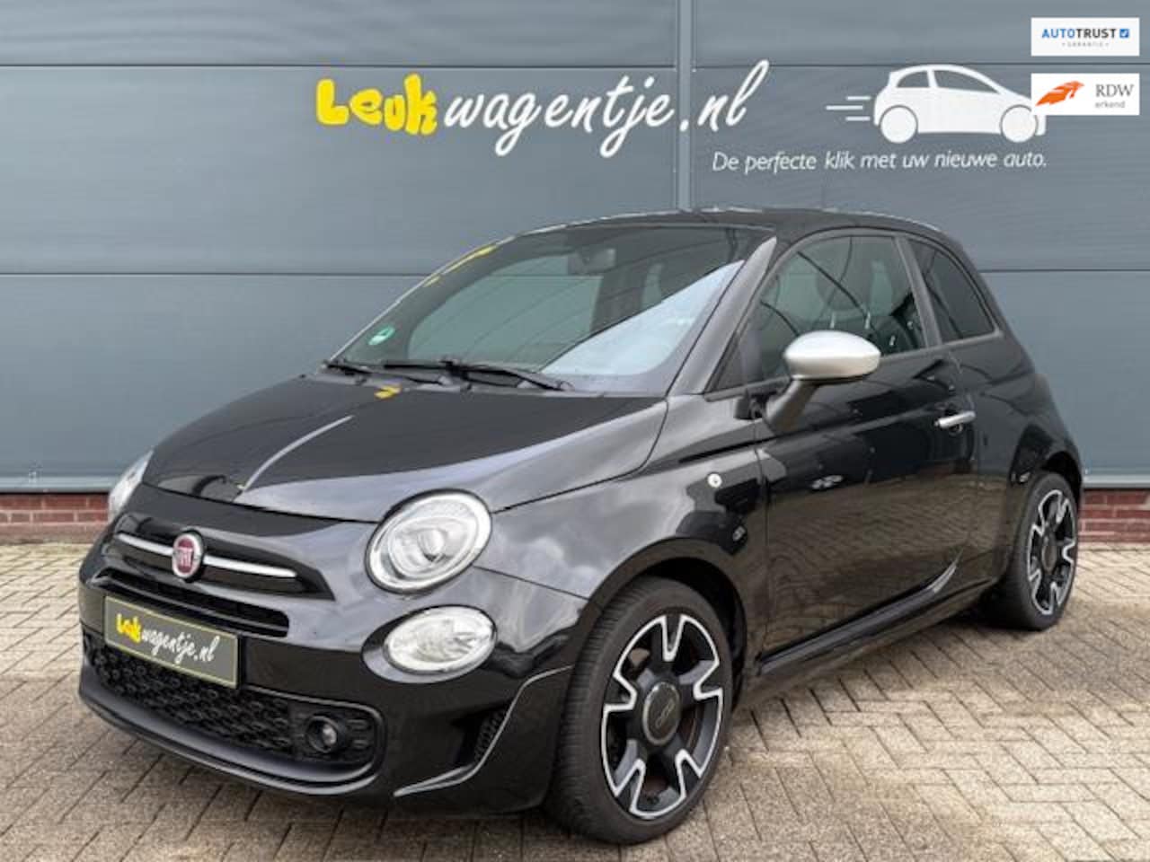 Fiat 500 - 1.2 Rockstar Automaat *carplay *navi *pano *cruise - AutoWereld.nl