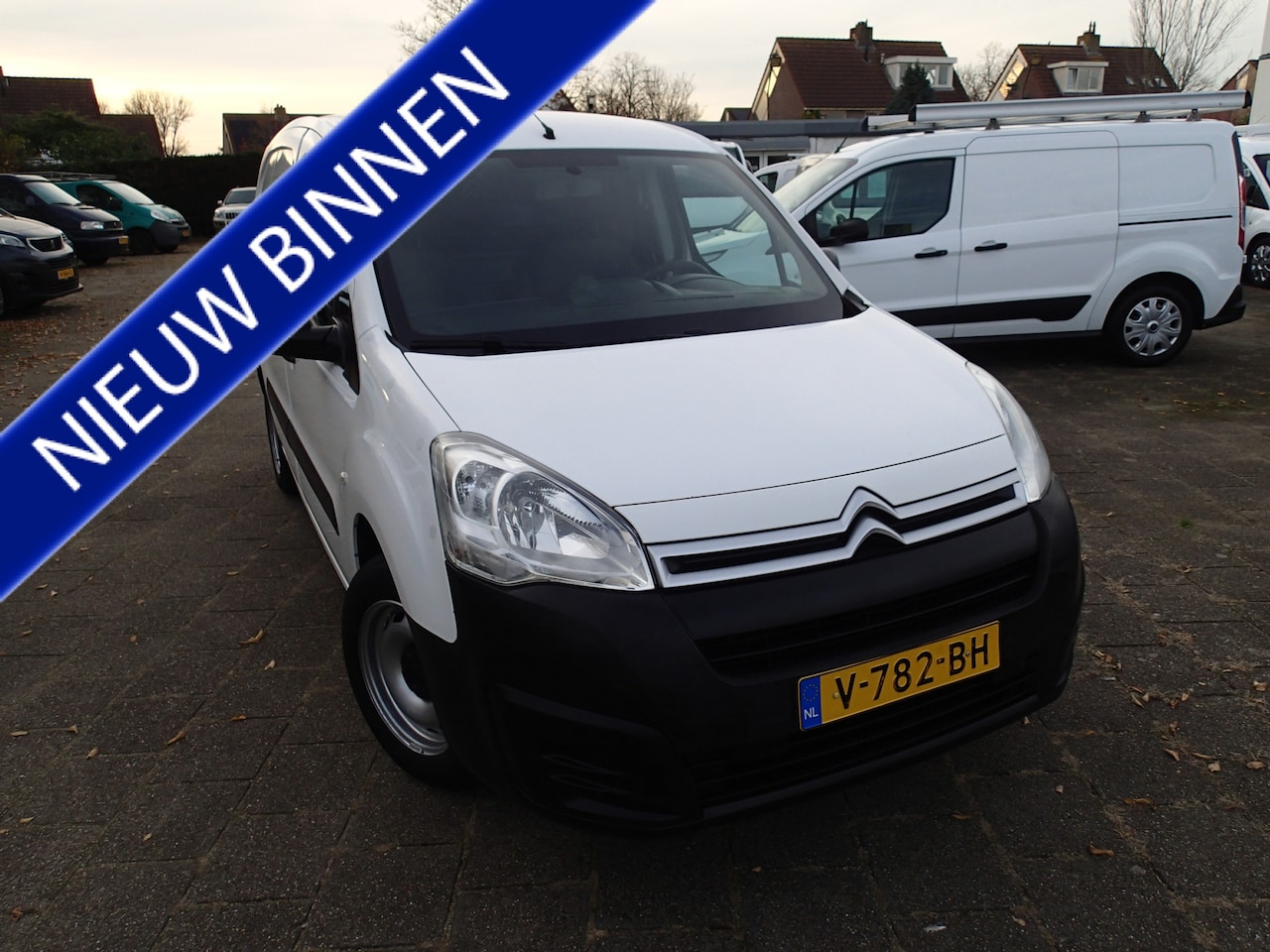 Citroën Berlingo - 1.6 BlueHDI 100 Club S&S VOORZIEN VAN AIRCO+CRUISE!!! BTW VRIJ !! - AutoWereld.nl