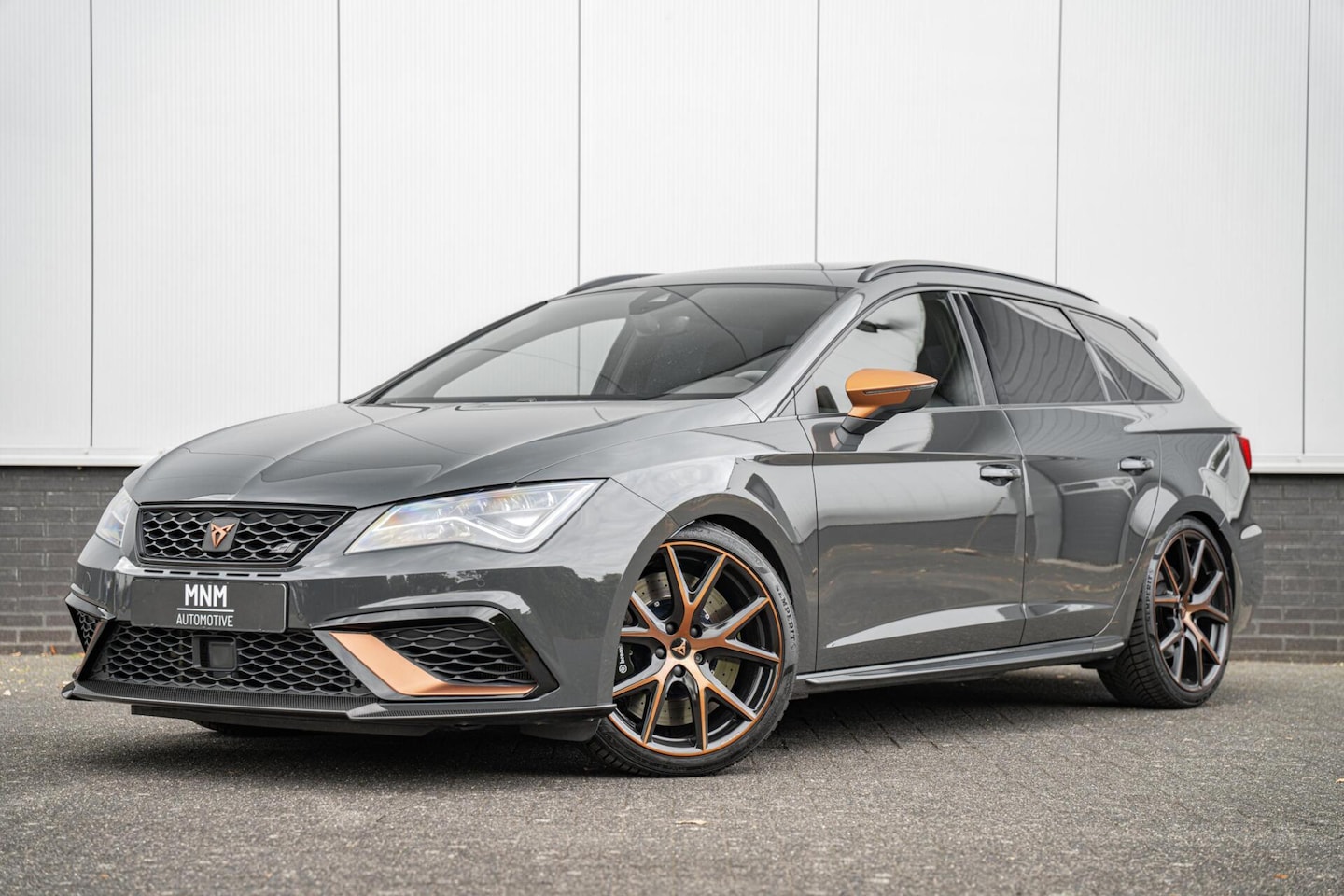 SEAT Leon ST - 2.0 TSI CUPRA R 4DRIVE |Pano|Carbon|Beats|Brembo - AutoWereld.nl