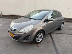 Opel Corsa - 1.4-16V airco trekhaak