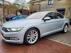 Volkswagen Passat - 1.8 TSI Highline