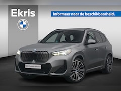 BMW iX1 - eDrive20 M Sportpakket 20'' / Harman Kardon / Panoramadak / Comfort Acces / Trekhaak
