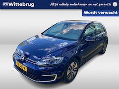 Volkswagen e-Golf - E-dition / Leder Vienna / Navigatie / App connect / Warmtepomp / Stoelverwarming / Parkeer