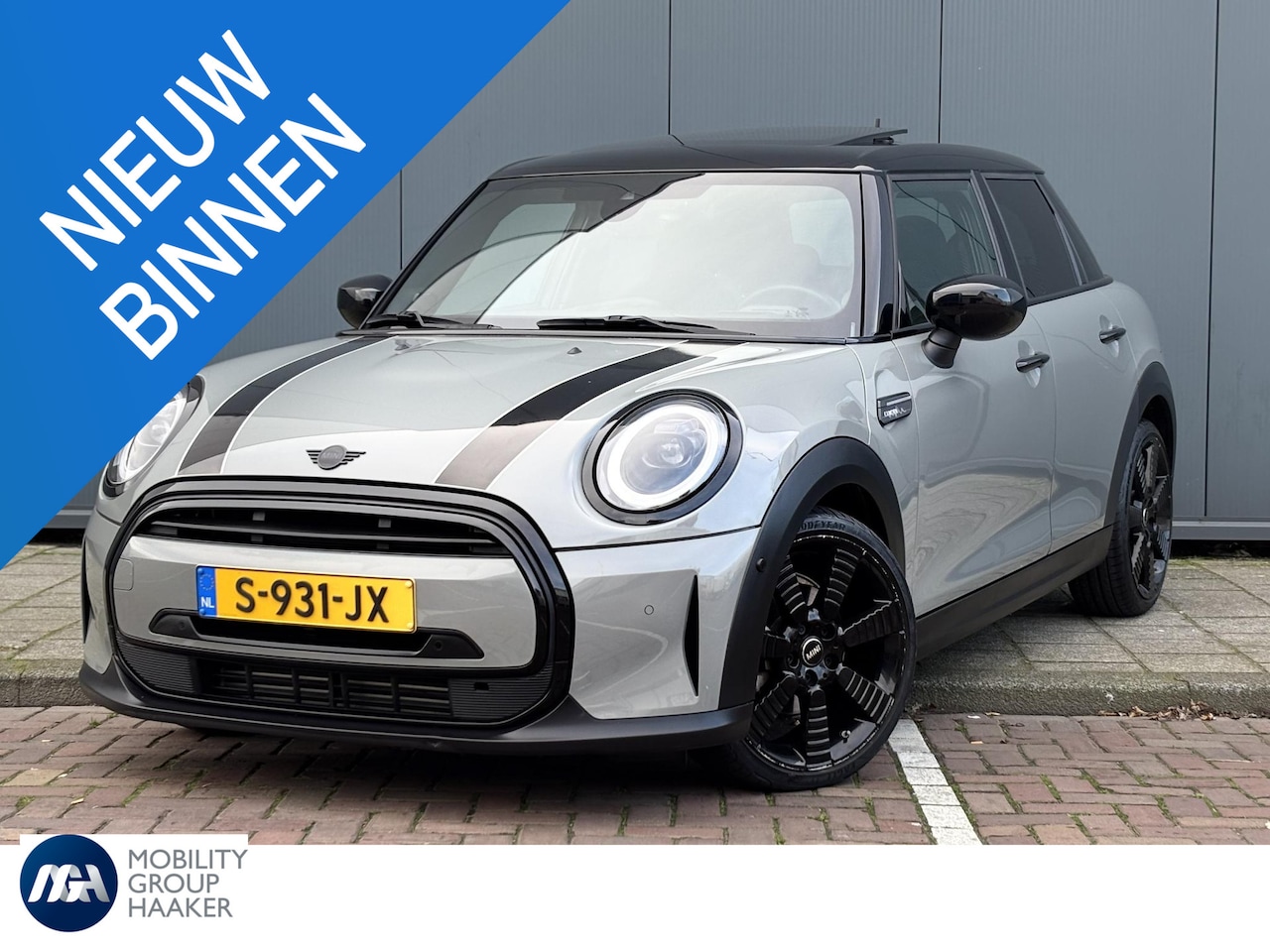 MINI Cooper - Mini 1.5 Camden Plus Edition Panoramadak I Navigatie I Apple carplay/Android auto I Stoel - AutoWereld.nl
