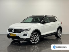 Volkswagen T-Roc - 1.5 TSI Sport | Achteruitrijcamera | Trekhaak | Cruise control adaptief | Panoramadak |