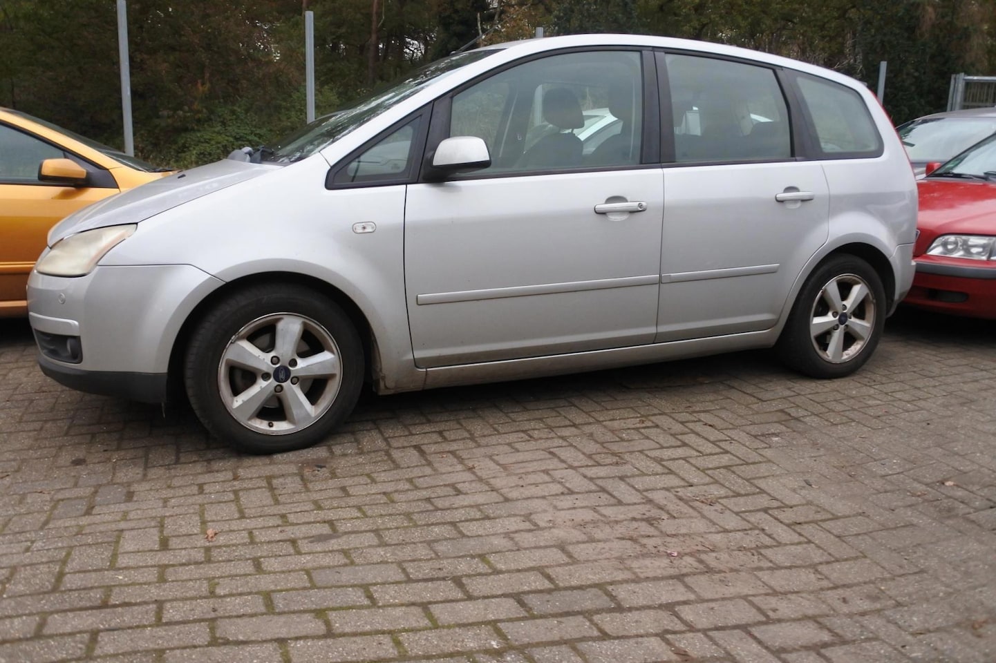 Ford Focus C-Max - 1.8-16V Futura clima en div.exstra,s nw apk 19-11-2026 - AutoWereld.nl