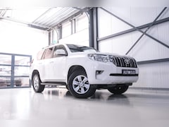 Toyota Land Cruiser - 2.7 Dual VVT-i 4WD 160 pk Benzine | Grijs kenteken | Camera | LED | Stoelverwarming | BTW