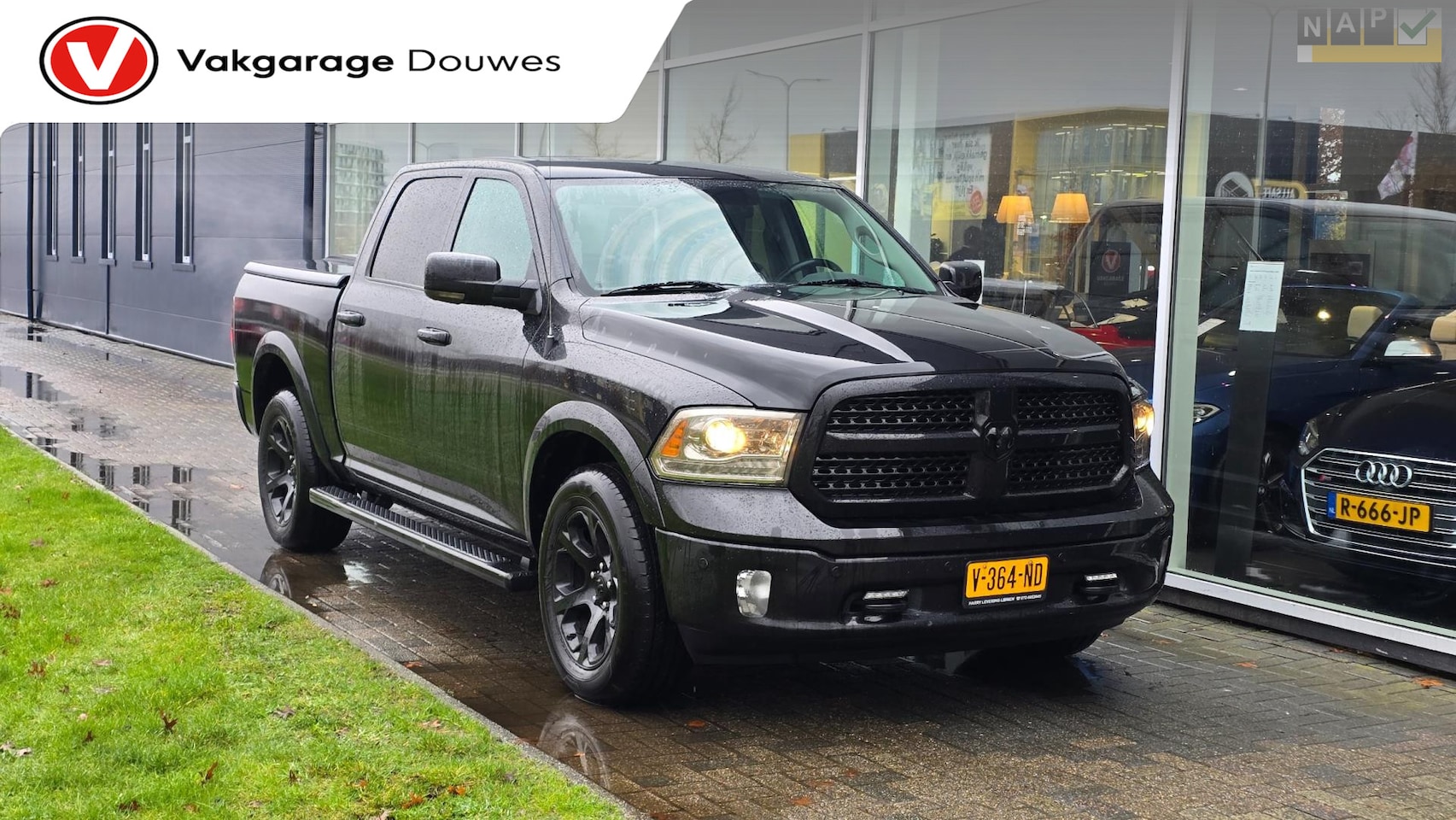 Dodge Ram 1500 - 5.7 V8 4x4 Quad Cab 6'4 Laramie |NAP|1e eigenaar|Pano - AutoWereld.nl