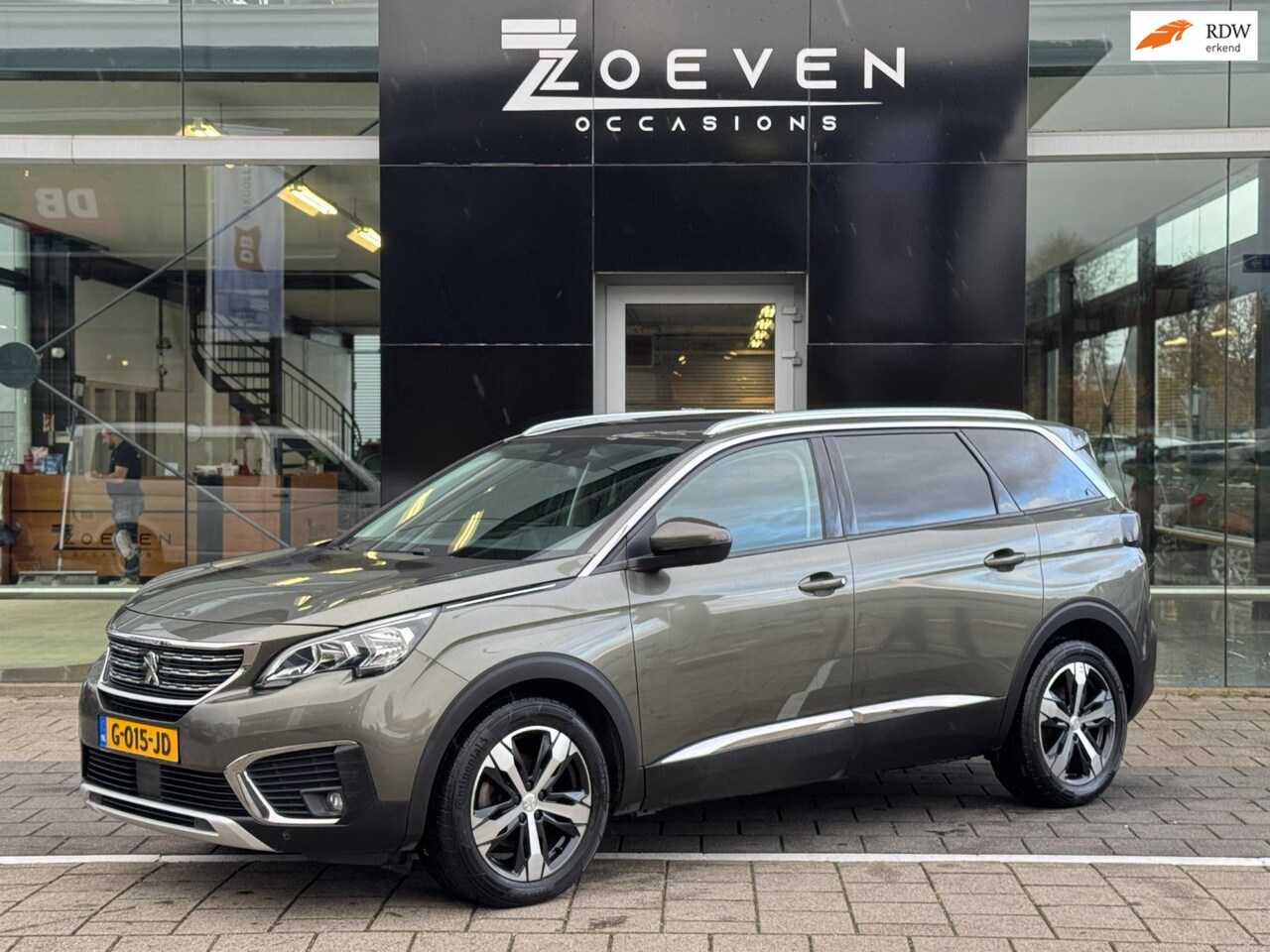 Peugeot 5008 - 1.2 PureTech Advanced Grip Control Allure 1.2 PureTech Advanced Grip Control Allure - AutoWereld.nl