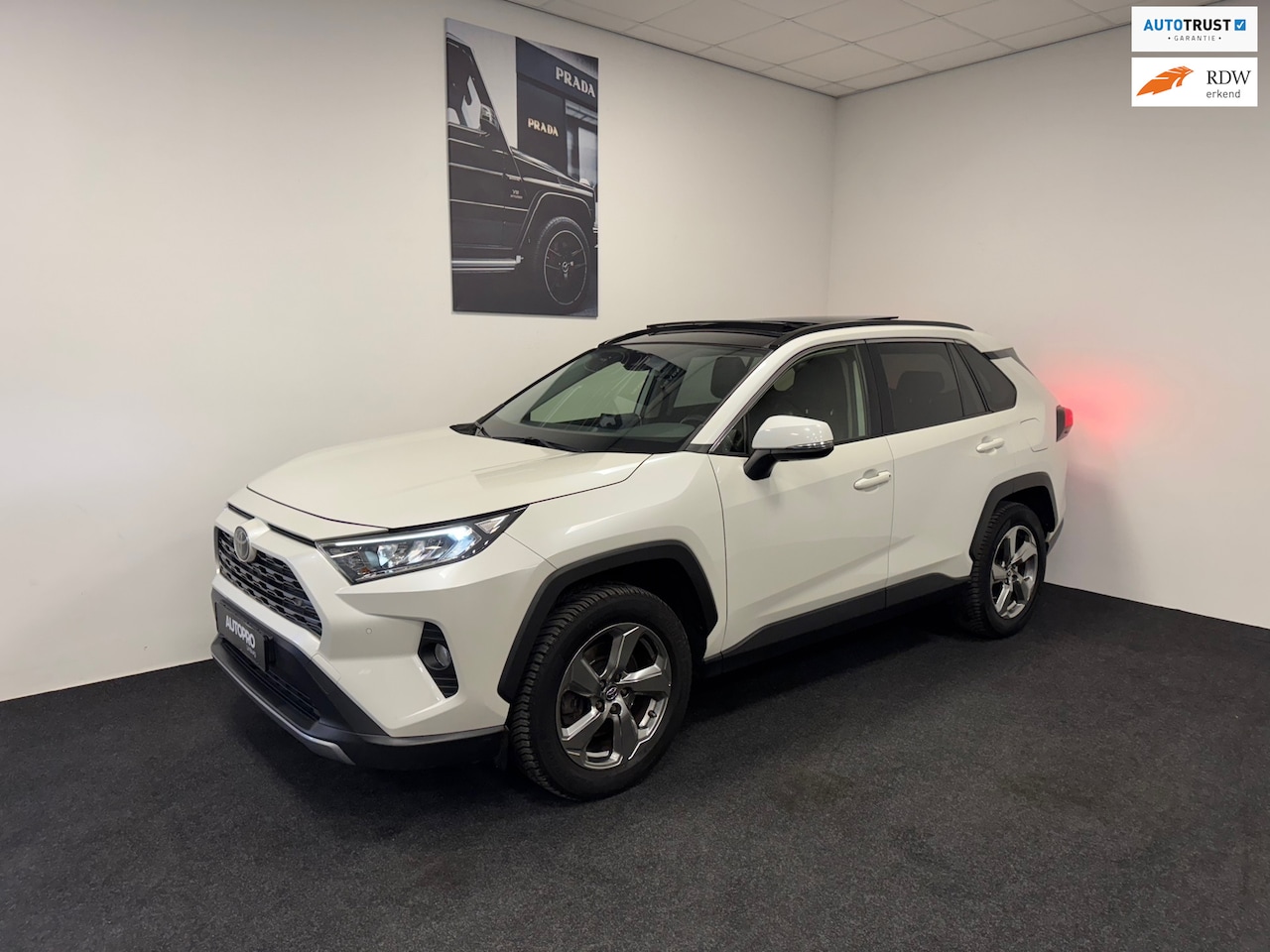 Toyota RAV4 - 2.0 VVT-iE Dynamic| Pano| Schakel| Trekhaak - AutoWereld.nl