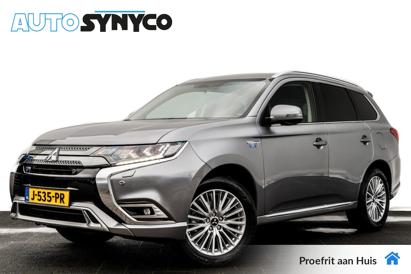 Mitsubishi Outlander - 2.4 PHEV Intense I 1e Eigenaar I 4 WD I LED I Trekhaak I LMV I Camera I 18 inch. LMV - AutoWereld.nl