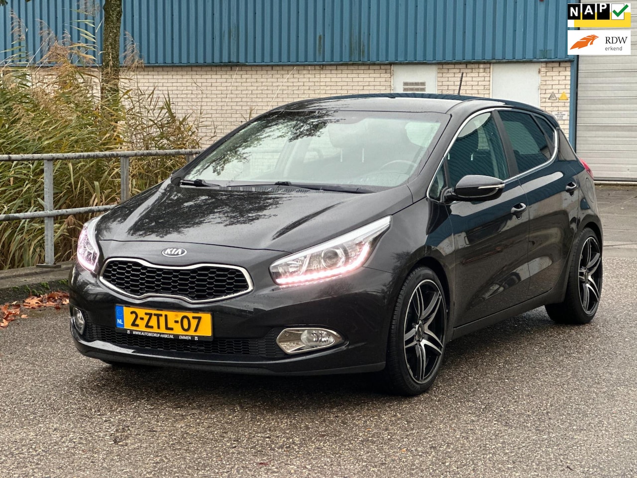 Kia Cee'd - 1.6 GDI DynamicLine Automaat! Navi! Camera! Led! NAP! APK! - AutoWereld.nl