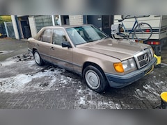 Mercedes-Benz 200-500 (W124) - 250 D
