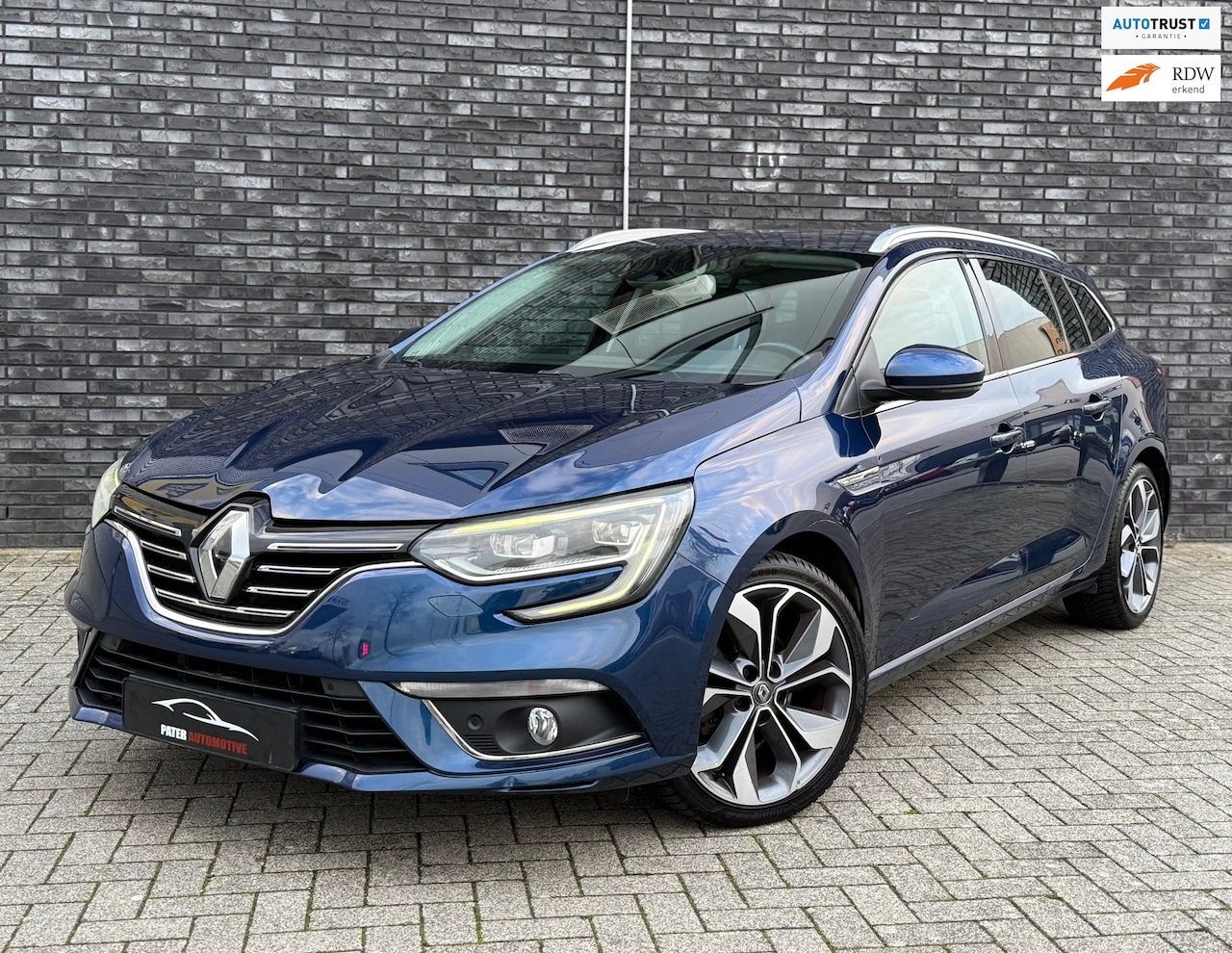 Renault Mégane Estate - 1.2 TCe 132pk Bose Massage|Camera|Trekhaak|Led Pure Vision|Cruise Control|Stoel&Stuur verw - AutoWereld.nl