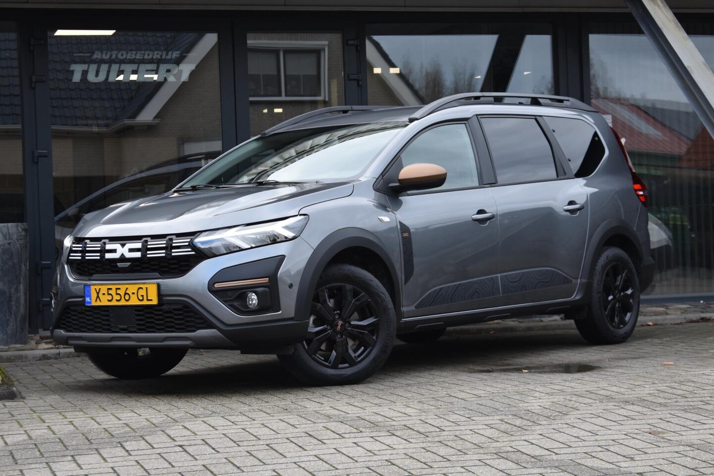 Dacia Jogger - 1.6 Hybrid 140 Extreme 7p. | STOELVERWARMING | APPLE CARPLAY | ANDROID AUTO | CAMERA | NAP - AutoWereld.nl