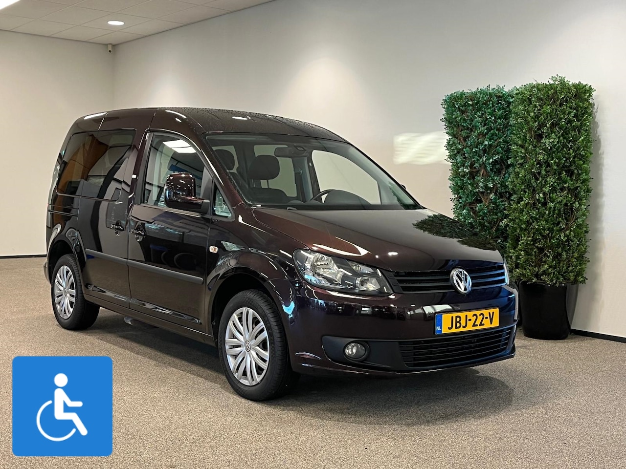 Volkswagen Caddy - Rolstoelauto 4+1 incl. lier - AutoWereld.nl