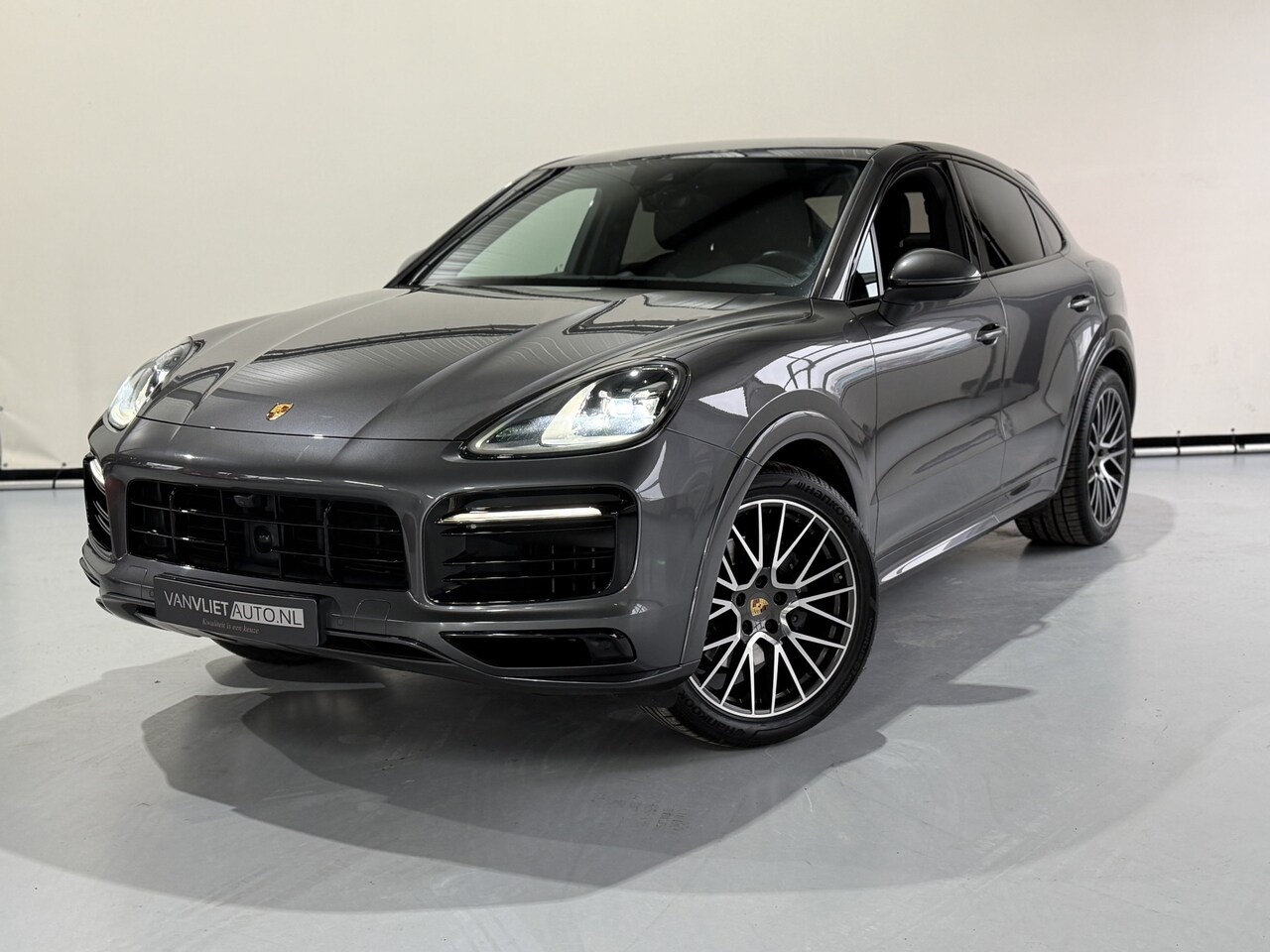 Porsche Cayenne Coupé - SPORT DESIGN PANO/ 3.0 E-Hybrid - AutoWereld.nl