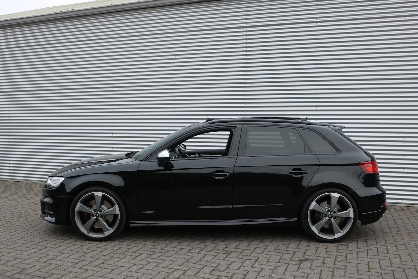 Audi S3 - Sportback 2.0 TFSI Quattro Pro Line Plus (Panoramadak Sportinterieur ACC Navi Full-Led 19I - AutoWereld.nl