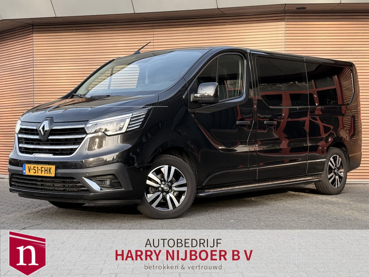 Renault Trafic - 2.0 dCi 170 T29 L2H1 DC Luxe Trekhaak / Sidebars / Dubbele Schuifdeur / Cruise / LED / Cam - AutoWereld.nl