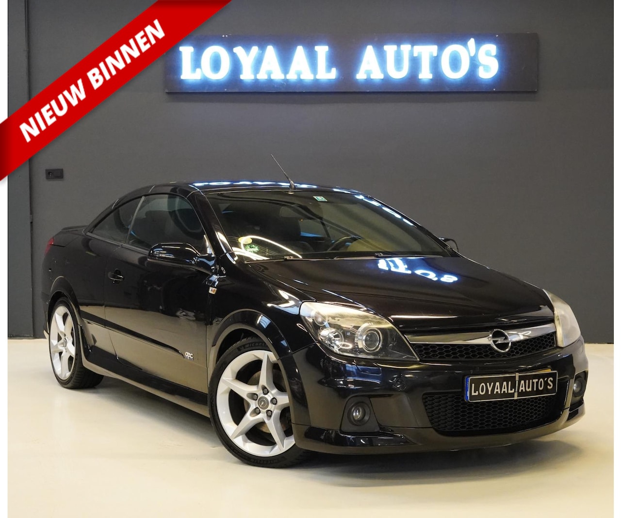 Opel Astra TwinTop - 2.0 T Temptation | NAVI | CRUISE | XENON | PDC | APK. - AutoWereld.nl