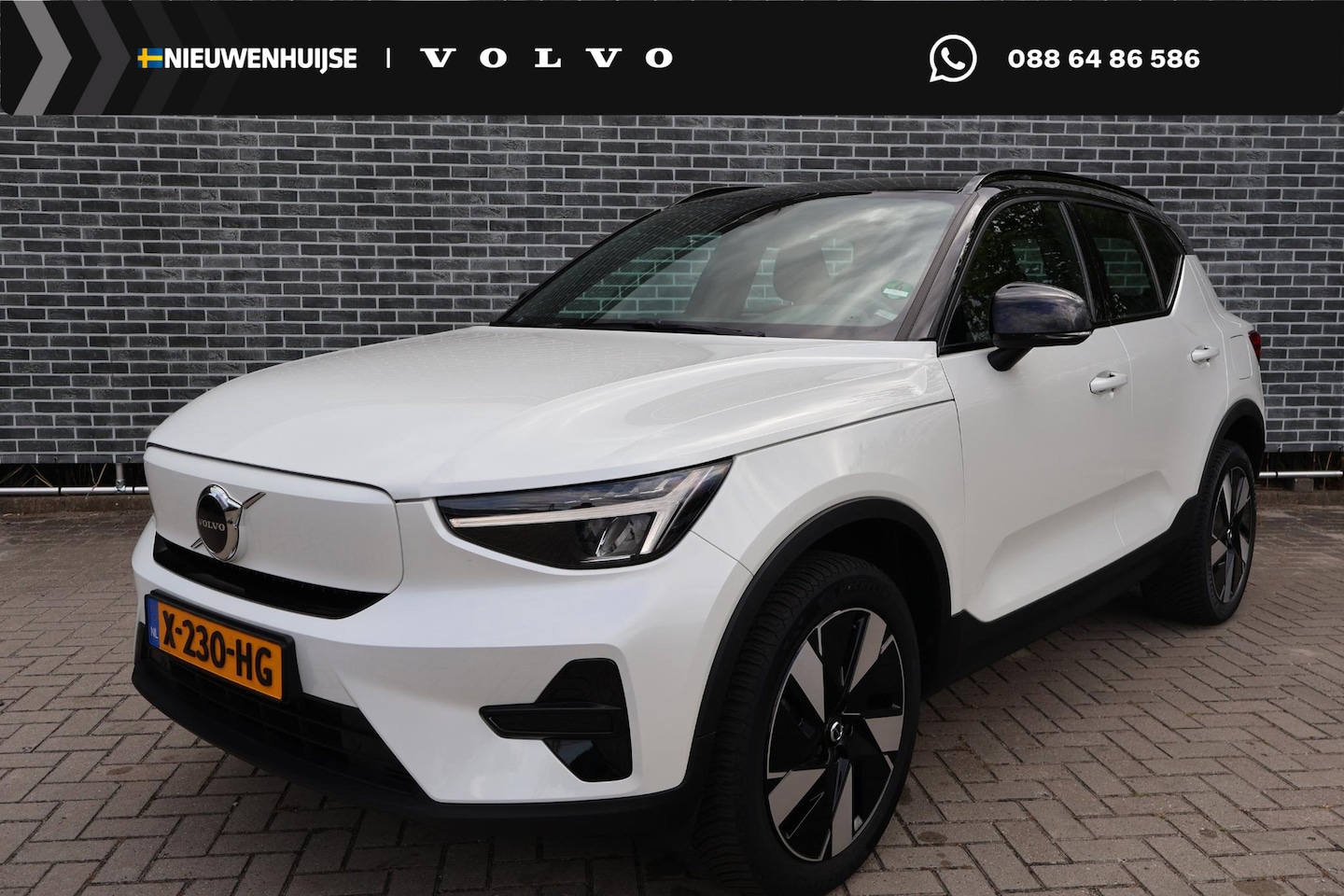 Volvo XC40 - Single Motor Extended Range 82 kWh Plus | Stoel- en stuurverwarming | Warmtepomp | Adaptie - AutoWereld.nl